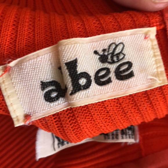 🔥SOLD🔥60s VTG Bright Orange Rib Knit Puff Long Sleeve Mock Turtleneck Shirt - Picture 6 of 8